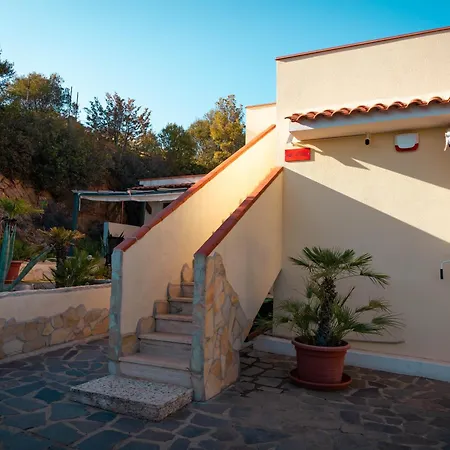 Bed and breakfast Bella Salmagi - Surya Sardinia Holidays & Yoga 4*