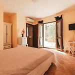 Bella Salmagi - Surya Sardinia Holidays & Yoga Bed & Breakfast Capitana