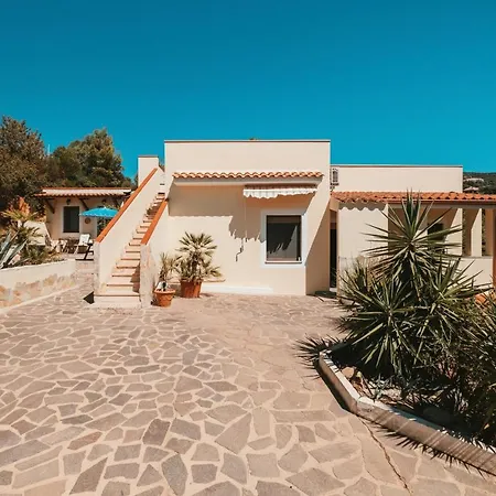 Bed & Breakfast Bella Salmagi - Surya Sardinia Holidays & Yoga