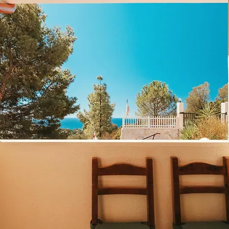 Bella Salmagi - Surya Sardinia Holidays & Yoga Frühstückspension Capitana