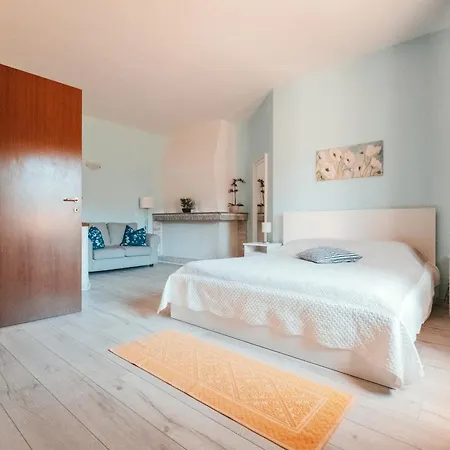 Bella Salmagi - Surya Sardinia Holidays & Yoga Bed & Breakfast
