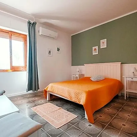 Bella Salmagi - Surya Sardinia Holidays & Yoga Alojamento de Acomodação e Pequeno-almoço Capitana