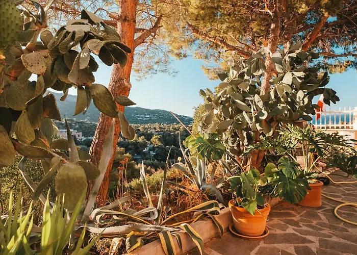 Frühstückspension Bella Salmagi - Surya Sardinia Holidays & Yoga 4*